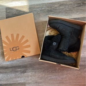 Ugg Bailey Button short boots